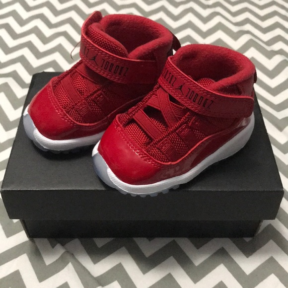 Jordan Other - Jordan barely worn looks new with box